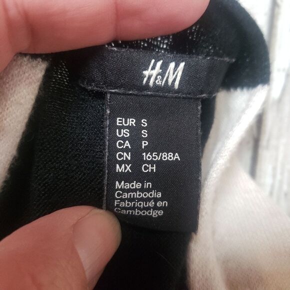 H&M Black and White Striped Cardigan - Picture 4 of 8